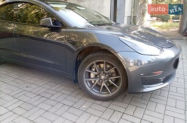 Седан Tesla Model 3 2021 в Львові