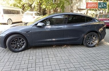 Седан Tesla Model 3 2021 в Львові