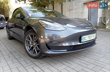 Седан Tesla Model 3 2021 в Львові