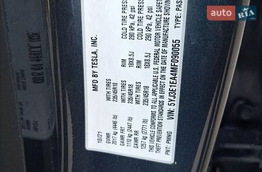 Седан Tesla Model 3 2021 в Львові