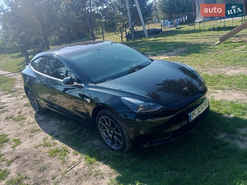 Седан Tesla Model 3 2019 в Новояворовске