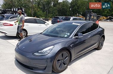 Седан Tesla Model 3 2020 в Львові