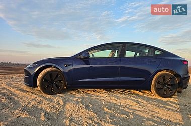 Седан Tesla Model 3 2025 в Львові