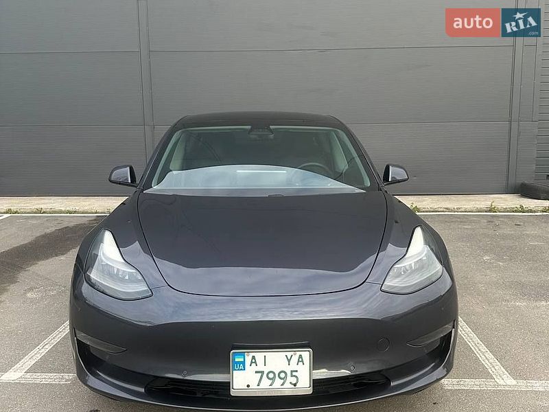 Седан Tesla Model 3 2021 в Борисполі