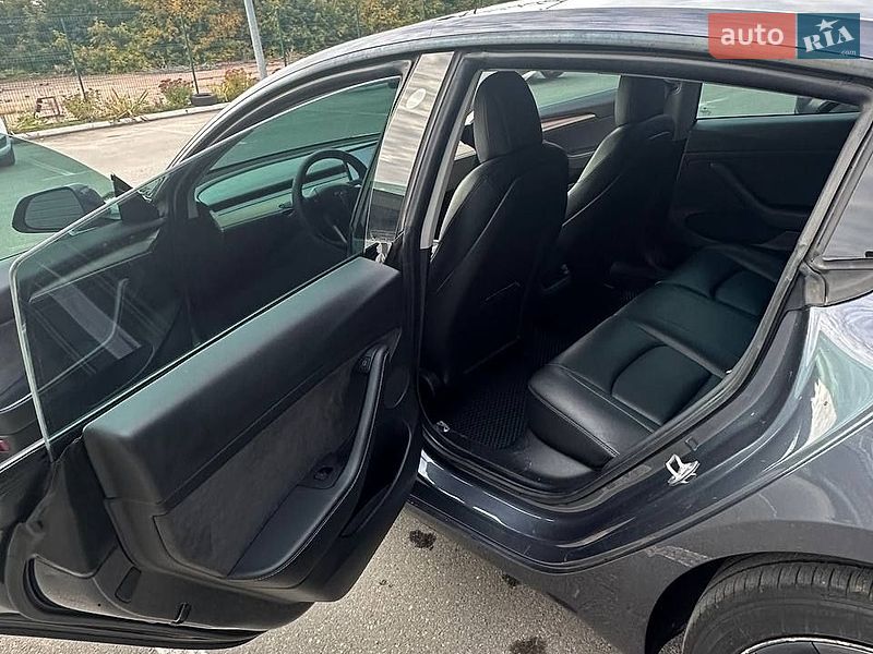 Седан Tesla Model 3 2021 в Борисполі
