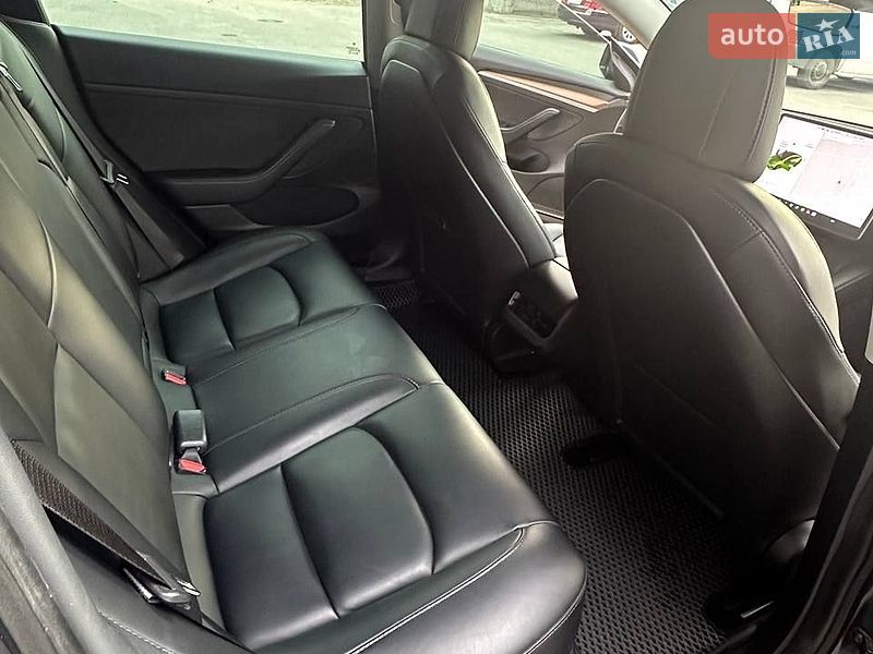 Седан Tesla Model 3 2021 в Борисполі
