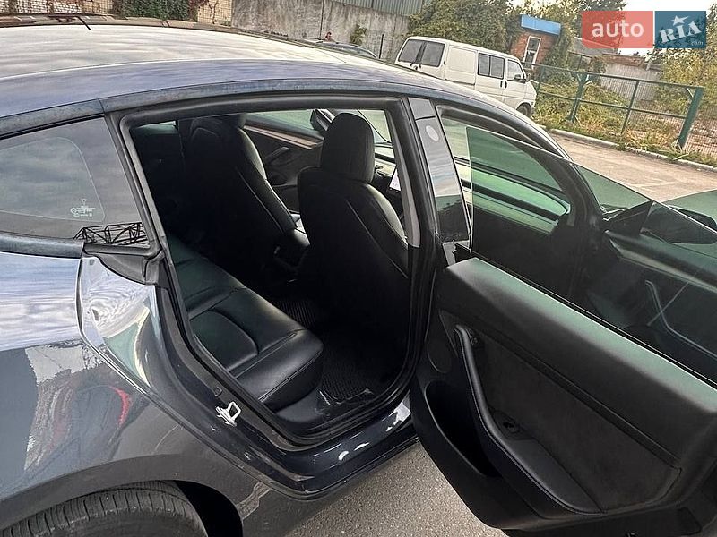 Седан Tesla Model 3 2021 в Борисполі
