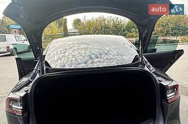 Седан Tesla Model 3 2021 в Борисполі