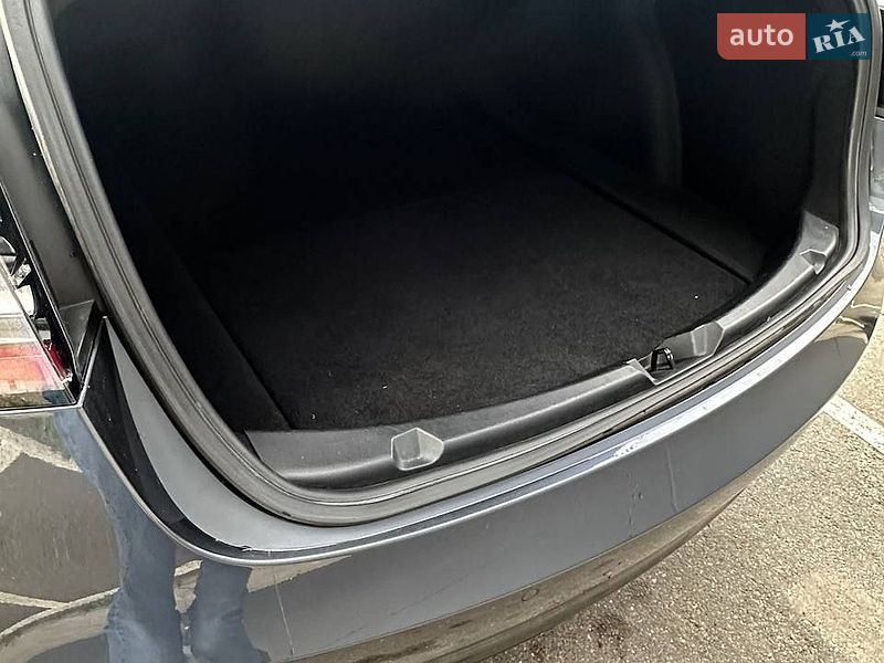 Седан Tesla Model 3 2021 в Борисполі