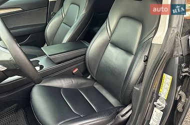 Седан Tesla Model 3 2021 в Борисполі