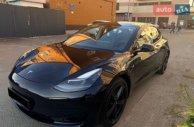 Седан Tesla Model 3 2023 в Киеве