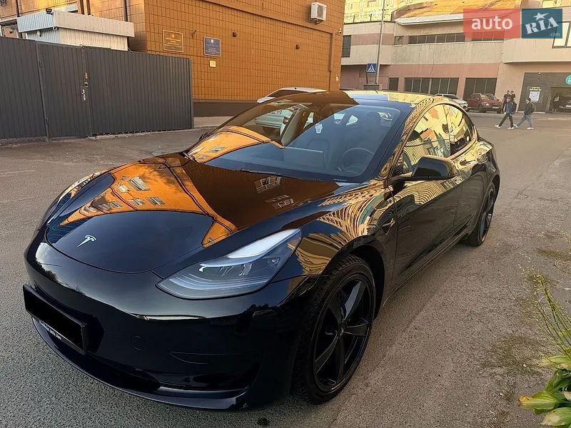 Tesla Model 3 2023