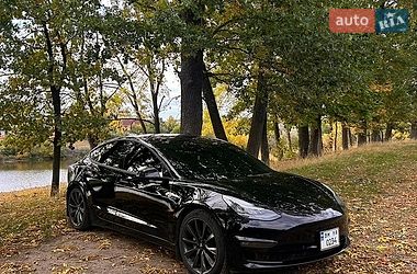 Седан Tesla Model 3 2018 в Сумах