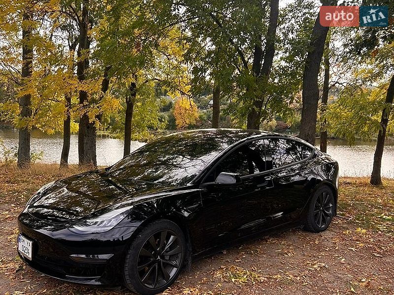 Седан Tesla Model 3 2018 в Сумах