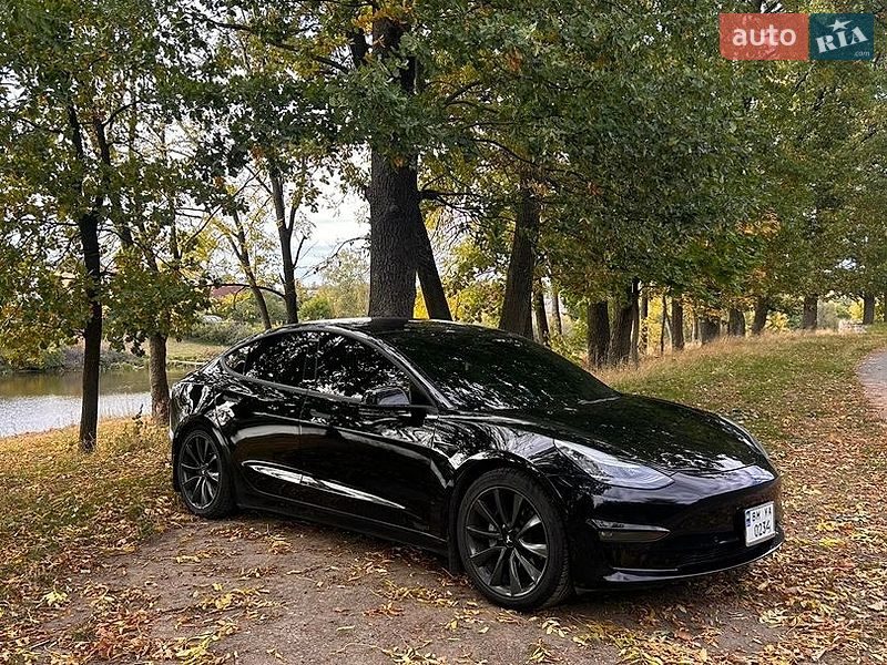 Седан Tesla Model 3 2018 в Сумах