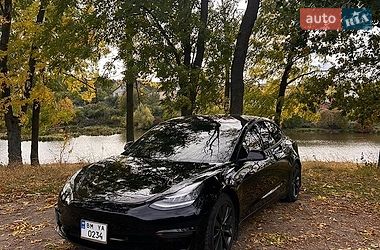 Седан Tesla Model 3 2018 в Сумах