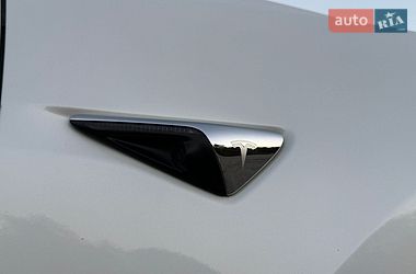 Седан Tesla Model 3 2019 в Трускавце