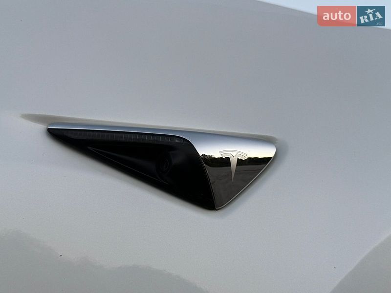 Седан Tesla Model 3 2019 в Трускавце