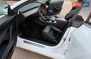 Седан Tesla Model 3 2019 в Трускавце