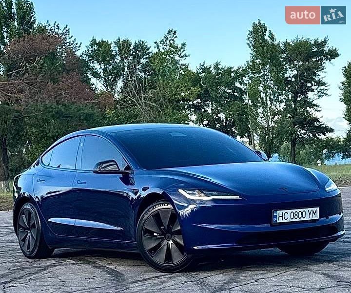 Tesla Model 3 2025