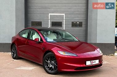 Седан Tesla Model 3 2024 в Киеве