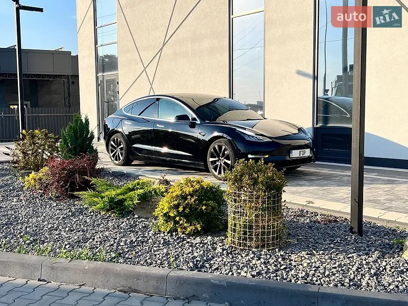 Tesla Model 3 2019