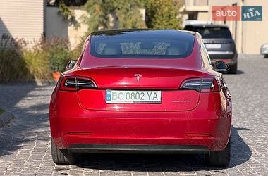 Седан Tesla Model 3 2018 в Львові