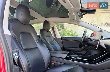 Седан Tesla Model 3 2018 в Львові