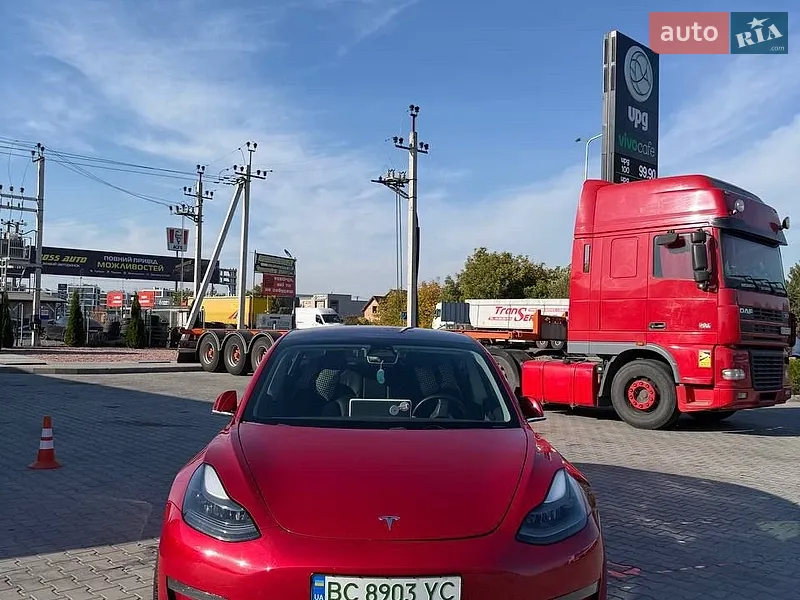 Tesla Model 3 2020