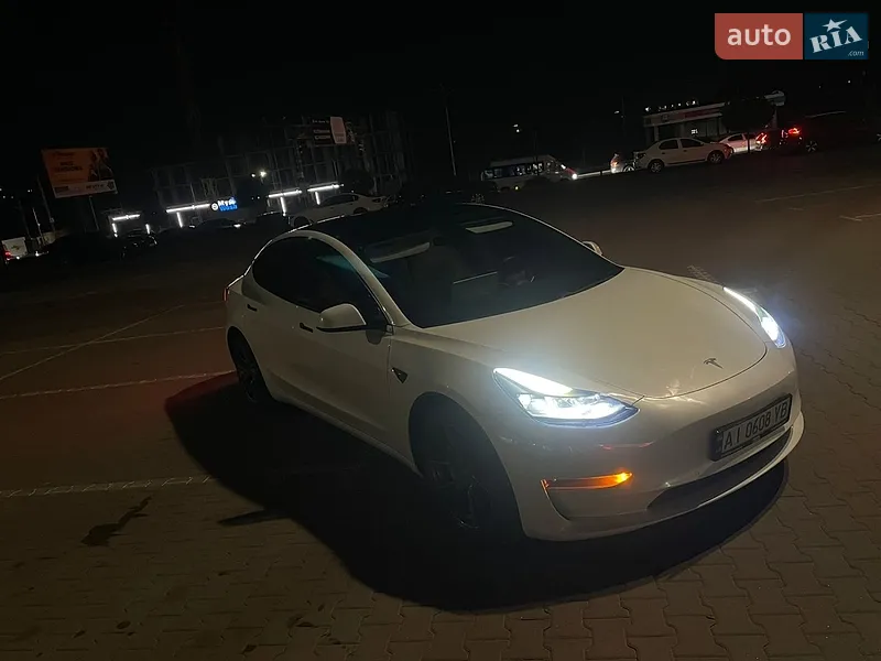 Tesla Model 3 2021