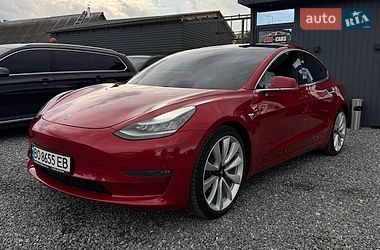 Седан Tesla Model 3 2018 в Вишневце