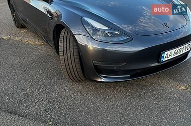 Седан Tesla Model 3 2021 в Києві
