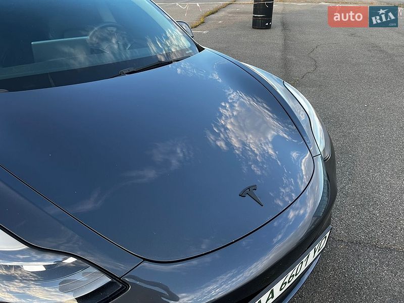 Седан Tesla Model 3 2021 в Києві