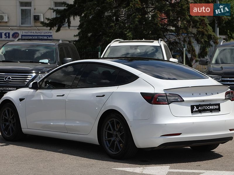 Седан Tesla Model 3 2021 в Харкові