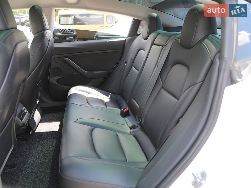 Седан Tesla Model 3 2021 в Харкові
