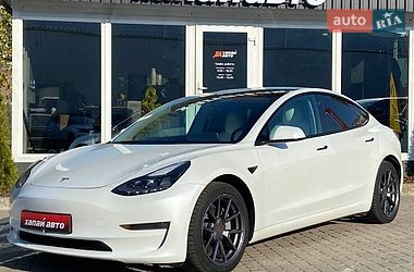 Седан Tesla Model 3 2021 в Львове