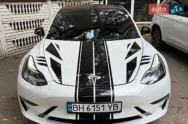 Седан Tesla Model 3 2023 в Одесі