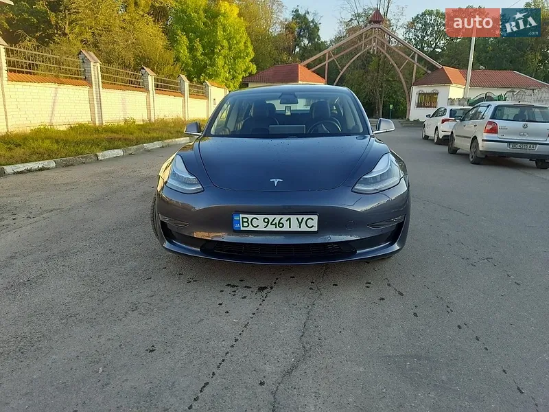 Tesla Model 3 2019