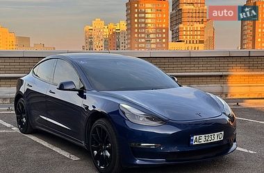 Седан Tesla Model 3 2021 в Дніпрі