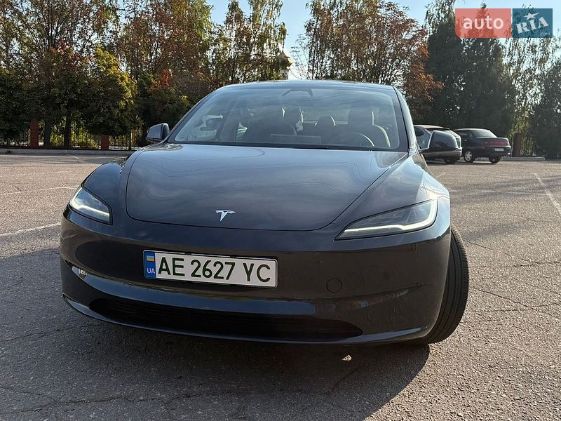 Tesla Model 3 2025
