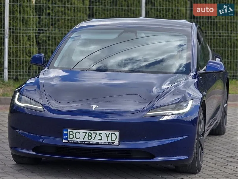 Tesla Model 3 2024