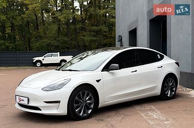 Седан Tesla Model 3 2021 в Киеве