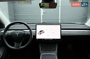 Седан Tesla Model 3 2021 в Киеве