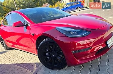 Седан Tesla Model 3 2022 в Івано-Франківську