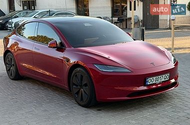 Седан Tesla Model 3 2024 в Одесі