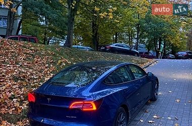 Седан Tesla Model 3 2021 в Львове