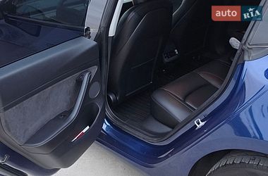 Седан Tesla Model 3 2021 в Ужгороді