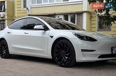 Седан Tesla Model 3 2023 в Фастове
