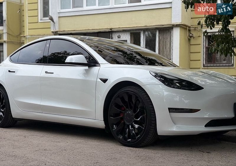 Tesla Model 3 2023