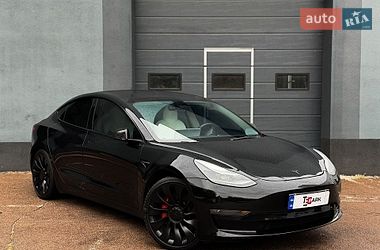 Седан Tesla Model 3 2022 в Киеве